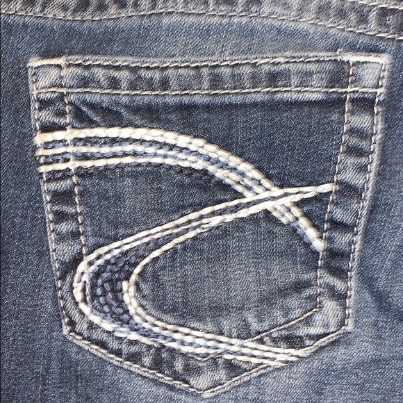 Silver jeans | Tuesday boot - Picture 12 of 13